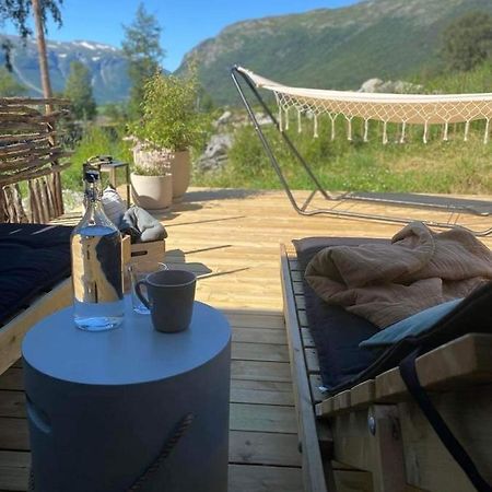 Sauefjoset - Idyllisk Gardstun Fra 1800-Tallet Skjak Luaran gambar