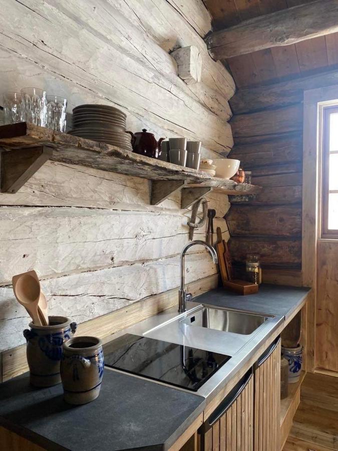 Sauefjoset - Idyllisk Gardstun Fra 1800-Tallet Skjak Luaran gambar