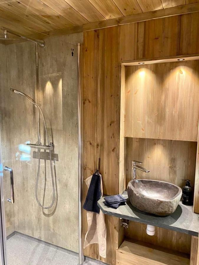 Sauefjoset - Idyllisk Gardstun Fra 1800-Tallet Skjak Luaran gambar