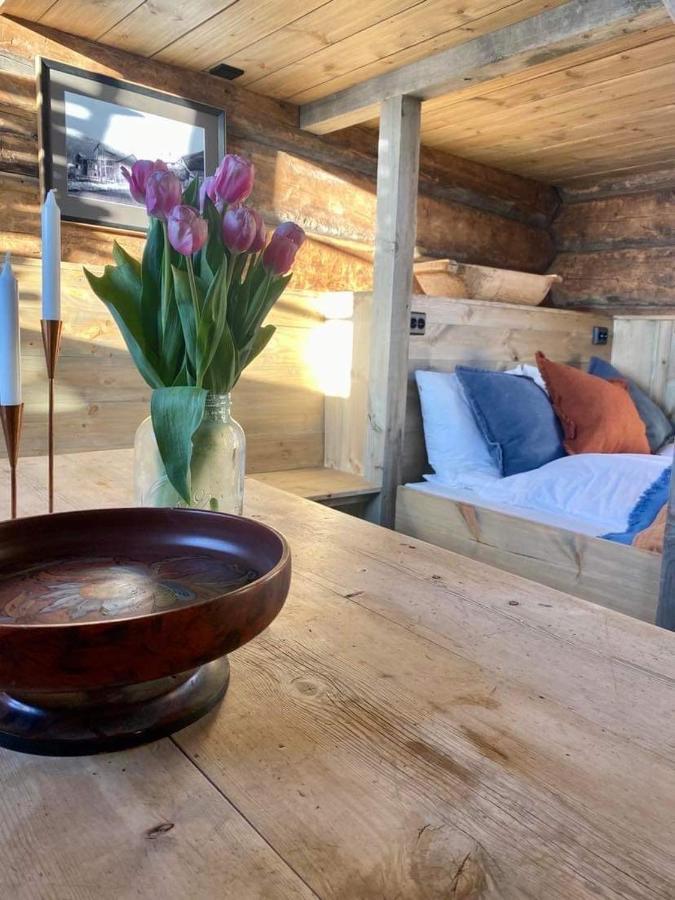 Sauefjoset - Idyllisk Gardstun Fra 1800-Tallet Skjak Luaran gambar