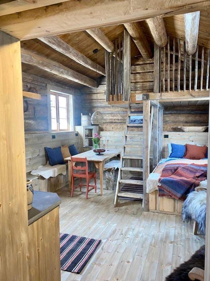Sauefjoset - Idyllisk Gardstun Fra 1800-Tallet Skjak Luaran gambar