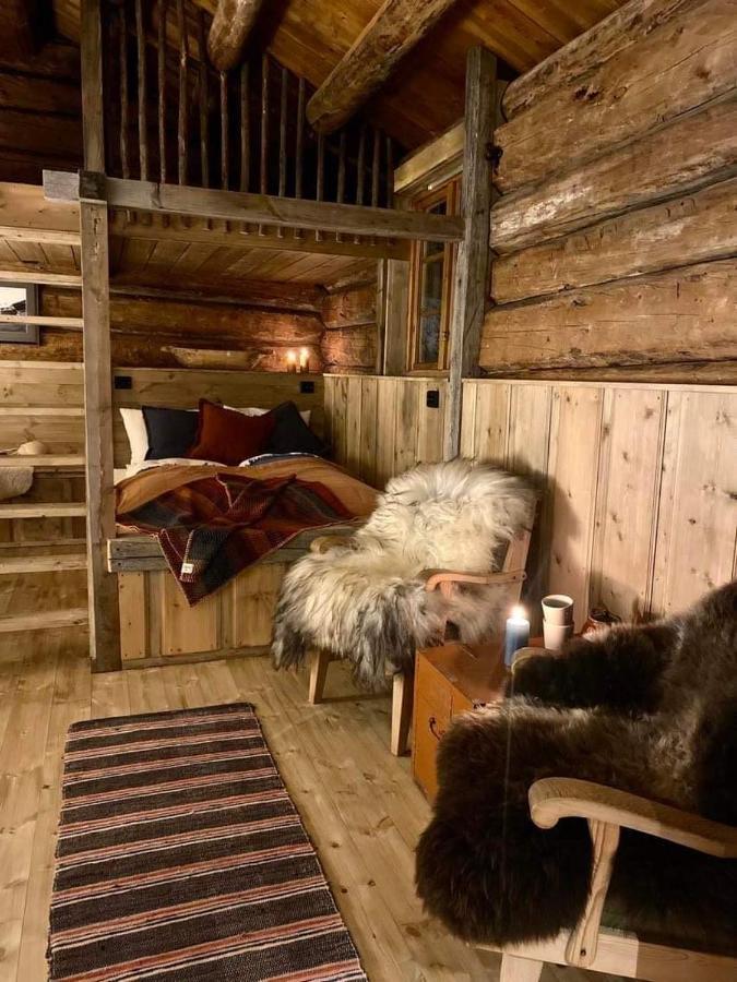 Sauefjoset - Idyllisk Gardstun Fra 1800-Tallet Skjak Luaran gambar